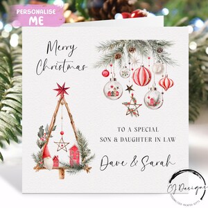 Biglietto di Natale personalizzato per figlio e nuora - Biglietto di coppia con tema rustico e boho rosso con nomi