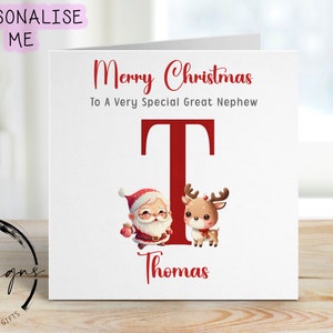 Tarjeta navideña personalizada para un sobrino nieto especial con reno de Papá Noel y letra inicial y nombre
