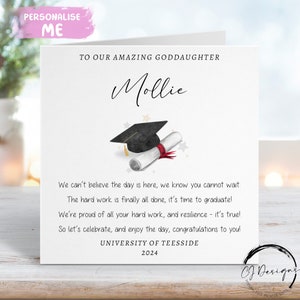 Scheda di laurea personalizzata con poesia per la figlioccia - con berretto e pergamena - Al mio/al nostro nome e università Scheda con versi di QUALSIASI ANNO