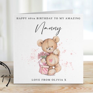 Carte d'anniversaire personnalisée pour nounou - ours mignon avec fleurs et cadeau - carte pour elle, mamie, mamie, Nain, grand-mère
