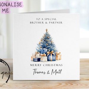 Personalisierte Brother & Partner Weihnachtskarte Blau und Gold Thema Bäume und Geschenke Paarkarte