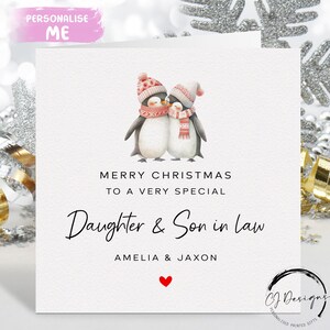 Tarjeta de Navidad personalizada para hija y yerno - Tarjeta de pareja de pingüinos y corazón rojo