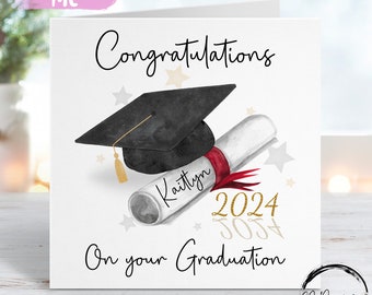 Tarjeta de graduación de felicitaciones personalizada con gorra, pergamino y nombre Cualquier año 2023/2024/2025 Tarjeta grande o pequeña