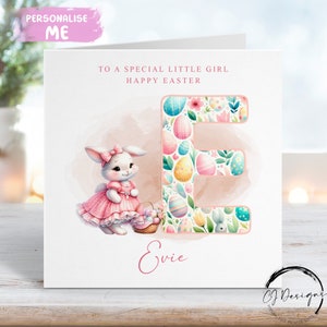Carte de Pâques personnalisée petite fille avec initiale et nom - Illustration de petite fille lapin de Pâques avec panier - Carte pour elle
