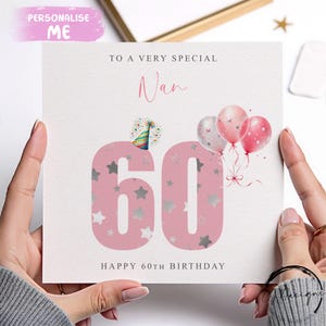 Gepersonaliseerde Nan-verjaardagskaart, roze leeftijdsnummers ELKE BEWOORDING/LEEFTIJD 40e 45e 50e 60e 65e 70e 75e 80e 85e 90e 95e 100e