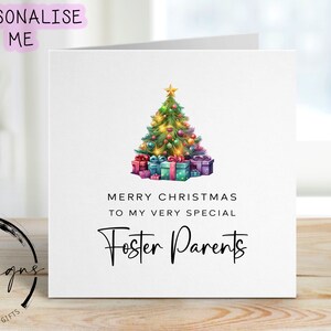 Biglietto di auguri di Natale per genitori affidatari speciali Albero di Natale con regali colorati