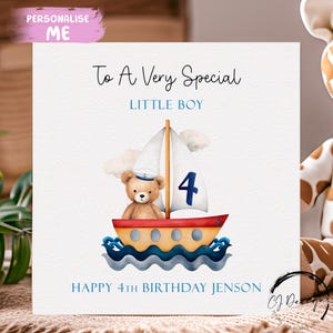 Cartão de aniversário personalizado para menino Ursinho de pelúcia Marinheiro com tema de barco Nome e idade - QUALQUER IDADE 1º 2º 3º 4º 5º 6º 7º 8º 9º 10º