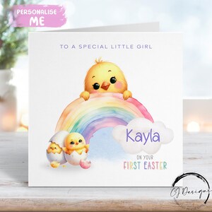 1ère carte de Pâques personnalisée de petite fille avec nom - illustration de poussin de Pâques, arc-en-ciel et oeufs - carte pour elle