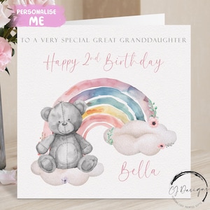 Gepersonaliseerde achterkleindochter beer verjaardagskaart - schattige teddybeer en regenboog elke leeftijd/naam 1e 2e 3e 4e 5e 6e 7e 8e 9e 10e
