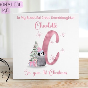 Personalisierte Weihnachtskarte für Urenkelin erstes Weihnachten, rosa Thema Pinguin Alphabet mit Weihnachtsbaum