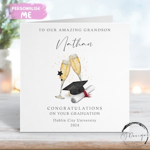 Tarjeta de graduación personalizada para nietos (con birrete y pergamino), nombre y universidad (tamaño mediano o grande). Mi/Nuestro