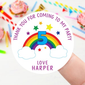 Stickers d'anniversaire personnalisés - Sticker de remerciement licorne arc-en-ciel pour sac de fête d'anniversaire - Etiquettes en forme de cône sucré - 37 mm/45 mm/51 mm/64 mm
