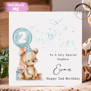 Cartão de aniversário personalizado para sobrinho ursinho de pelúcia - Urso fofo com balão azul Qualquer idade e nome 1º 2º 3º 4º 5º 6º 7º 8º 9º 10º