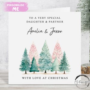 Personalisierte Tochter & Partner Weihnachtskarte Rosa und grüne Weihnachtsbäume mit Namen Paar Weihnachtskarte