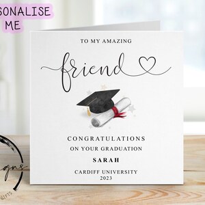 Gepersonaliseerde afstudeerkaart voor vriend - met pet en scroll - naam en universiteit middelgrote of grote kaart Amazing Friend