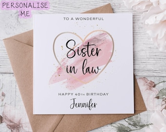 Tarjeta de cumpleaños personalizada para cuñada con temática rosa, corazón, edad y nombre. Para sus 30, 40, 50, 60, 70 u 80 años.
