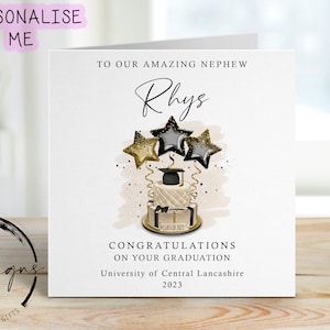 Gepersonaliseerde neef afstudeerkaart - met pet en scroll - naam en universiteitskaart To My/To Our - gouden themataart/ballonnen Amazing Nephew