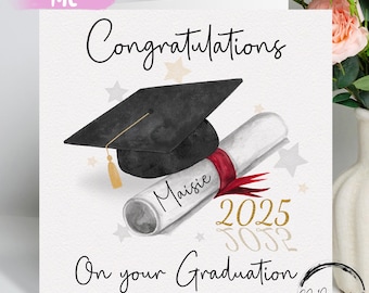 Tarjeta de felicitación de graduación personalizada con birrete, pergamino y nombre. Cualquier año 2025/2026/2027/2024. Tarjeta grande o pequeña.