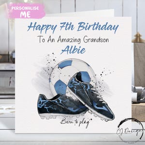 Biglietto di auguri di compleanno personalizzato per nipote a tema calcio, di medie o grandi dimensioni. Nome e età del nipote amante del calcio: 5°, 6°, 7°, 8°, 9°, 10° e 11° anno.