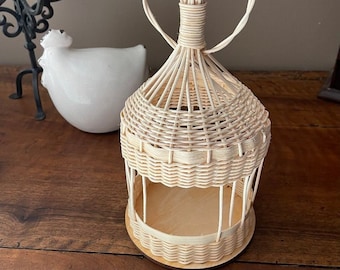 DIY basket weaving kit for beginners | feeder | rattan | gift | diy | tutorial | bird feeder | basketry | basket | kit | wicker