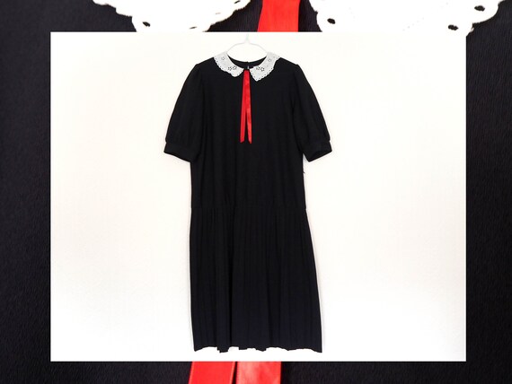 black dress with white lace collar