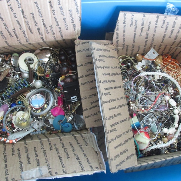 10 lb  Costume Junk Jewelry Crafting Lot  MOSTLY BROKEN, metals and materials For Crafting, Repair, or Share-**no international  shipping**