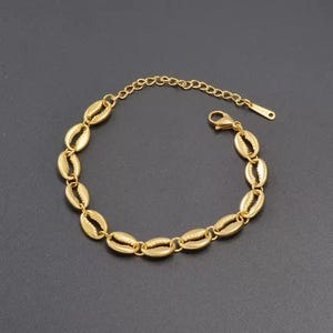 Vintage Gold Cowrie Bohemian Summer Bracelet, Slim Women&#39;s Cowrie Shell Jewelry, Shell Beach Vibe Chain Bracelet