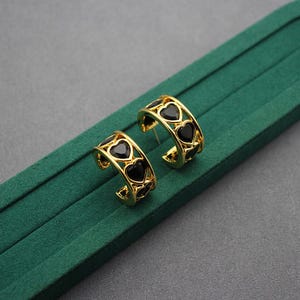 Gold And Black vintage Earrings, Black heart stud hoops, small vintage jewellery, Vintage Black Hearts Hoop Earring