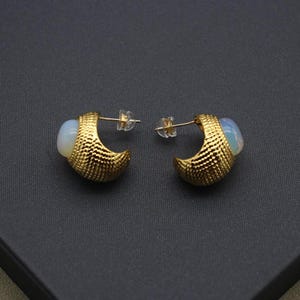 Vintage Moonstone Gold Earrings, Antique Opal Studs, Elegant Moon Stone Stud, Rustic Gold White Jewelry, Opal Crystal Accessories