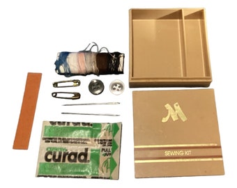 Mariott Hotels Nähset Kunststoff Box Metallic Gold Print 80er 90er Jahre Braun