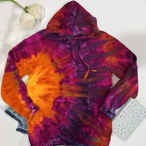 Hand dyed tie dye sweatshirt / Tye dye hooded sweatshirt / Tie dye hoodie  / Trendy oversize sweatshirt / Gift for her / Gift for him