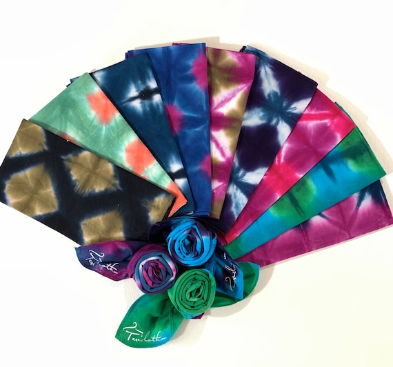 Tie dye cotton bandana / Tye dye headscarf / Tie dyed face covering / Tie dye dog bandana / Bandana, 22"x22" / Tie dye handkerchief