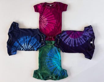 Hand dyed baby one piece outfit / Tie dye short sleeve romper / Tye dye baby babysit / Tie dyed baby clothing