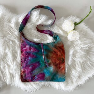 Sac en coton teint à la main / Sac à main en tissu Tie Dye / Sac à bandoulière Tye Dye / Cadeau pour elle image 4