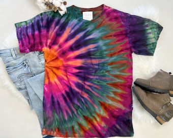 Camiseta tie dye / Camiseta teñida a mano / Camiseta tie dye de algodón
