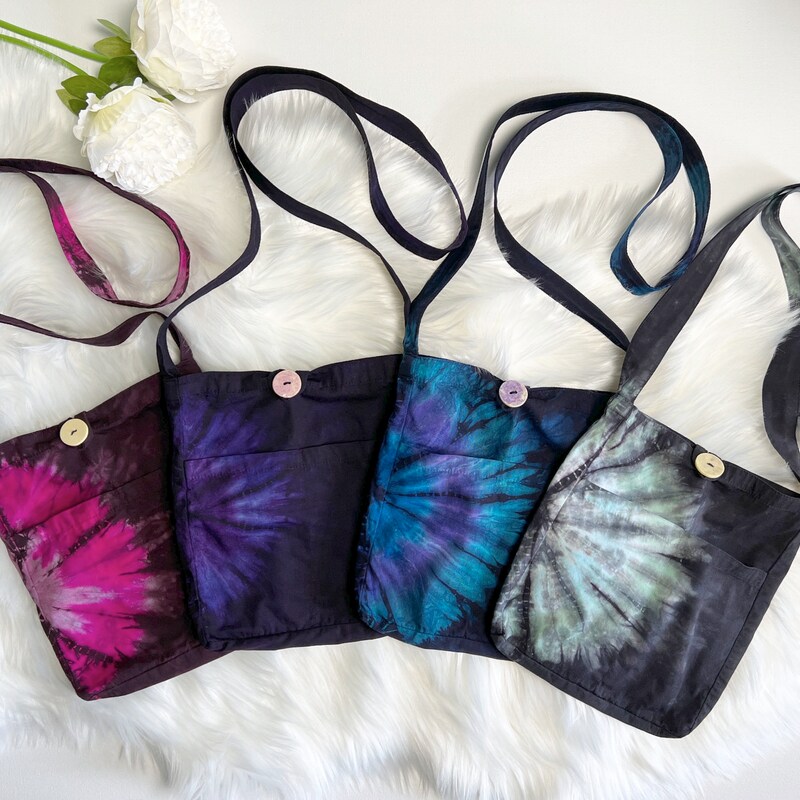 Tie dye bag w/charms main image 0