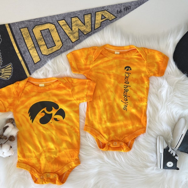 Iowa Hawkeyes tie dye short sleeve onesie / Iowa Hawkeye tye dye baby / Iowa Hawkeyes tie dyed baby / Gift for baby / Iowa Hawkeye apparel