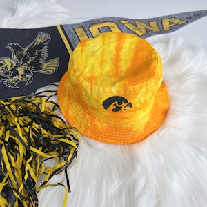 Children&#39;s Iowa Hawkeye tie dye bucket hat / Kid&#39;s tye dye summer hat / Child&#39;s tie dyed sunhat / Gift for her / Gift for him