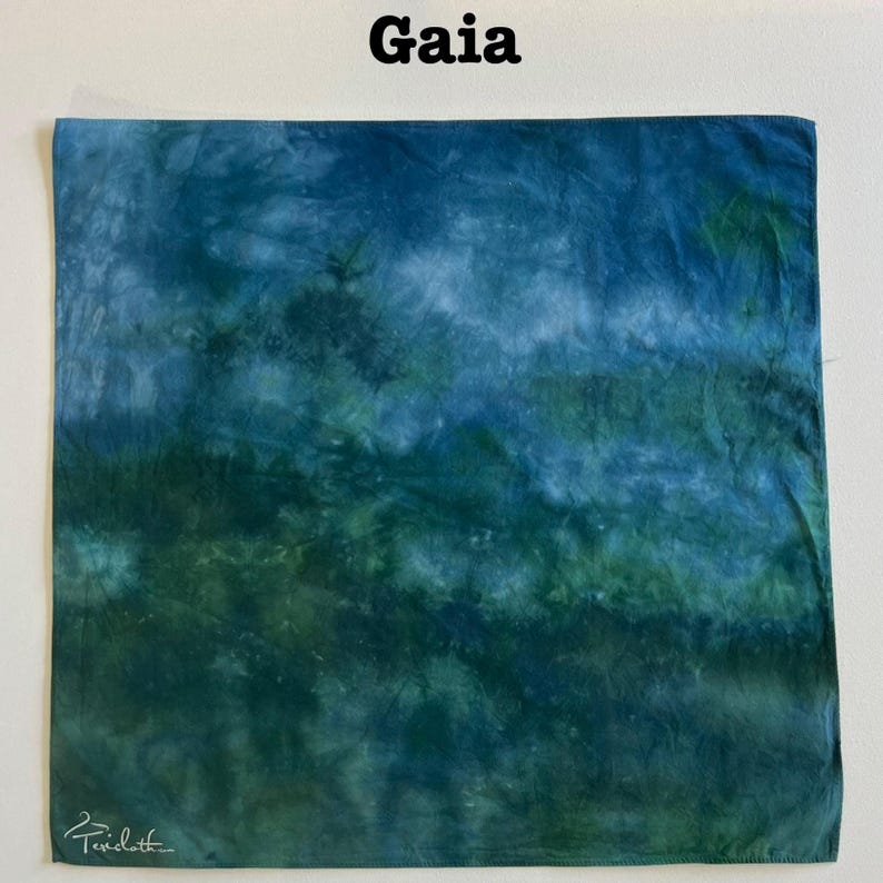 Pañuelo teñido a mano con técnica tie-dye - Pañuelo de algodón colorido - 22x22 Gaia