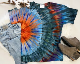 Hand dyed tie dye t-shirt / Tye dye tee shirt / Cotton tie dyed shirt / Gift for her / Gift for him