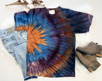 Hand dyed tie dye t-shirt / Tie dyed shirt / Unisex tee shirt / Gift for him / Gift for her