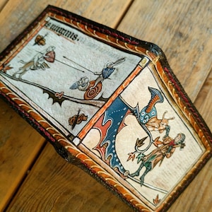 Cartera de piel de caballero medieval con caracol de Marginalia - Color marrón oscuro y marfil - Cartera de piel plegable - Hecha a mano