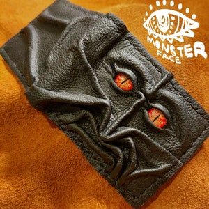 Cartera con cara de monstruo diabólico - ojos color ámbar - Necromonicon - Oz - ojos de demonio - Cartera de cuero.
