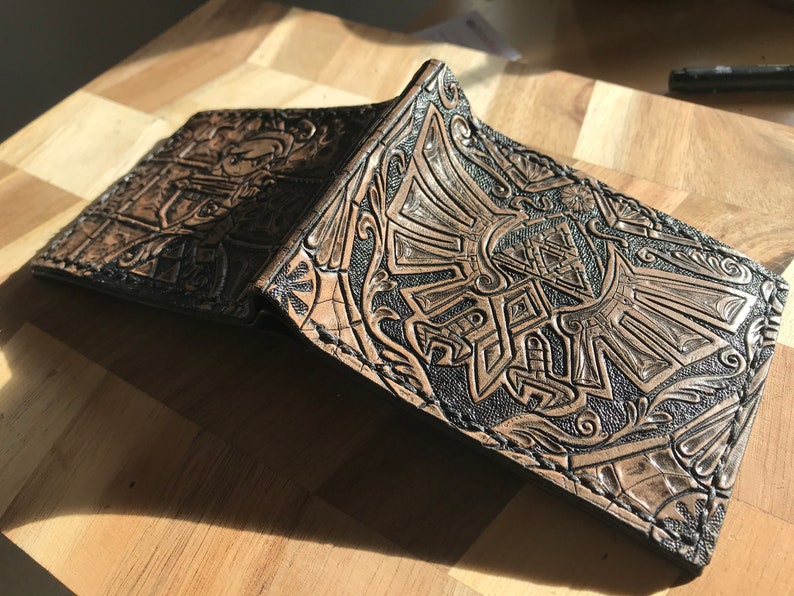 Wind Waker Stained Glass Hyrule Crest Leather Wallet Brown Etsy