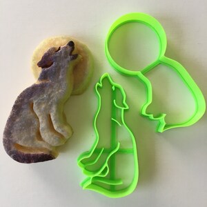 Cachorro de lobo con juego de cortador de galletas Moon