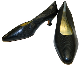 Bruno Magli Black Leather Kitten Heel Pumps Size 7.5 B Italy Vtg Womens Shoes