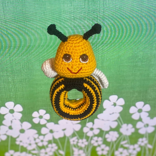 Crochet Bee Rattle, Baby Bee w/Donut handle Rattle - Honey Bee Baby Rattle - Bee Baby Gift, Crochet Bee Baby Rattle, honeybee baby gift.