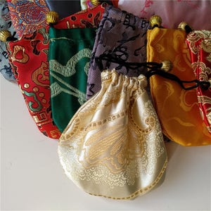 50 Colorful Chinese Silk Pouches Pocket Money Coins Bags Drawstring Grab Bag lot Traditional Packaging Bags for Jewelry Gifts