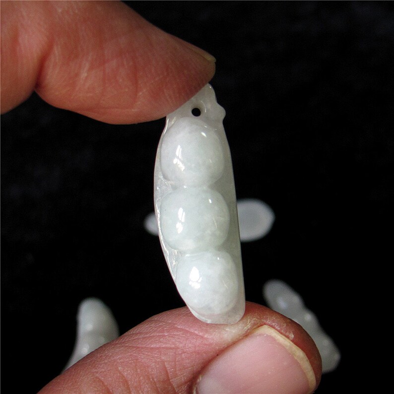 Fine Carved Vintage Beanpod Natural Jadeite Jade Tiny Pendant Unique Jade Amulet Talisman Handmade Jewelry Finding 10x31mm