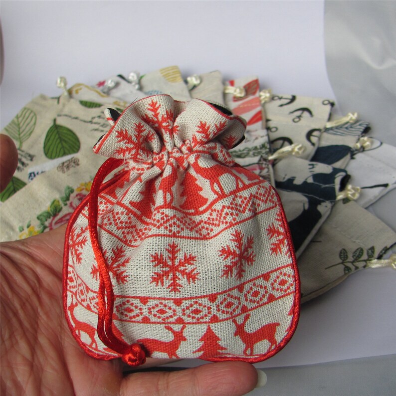 Bulk 50 Cotton /& Linen Print Rosary Bag Pouch Pocket Money Coin Bag Drawstring Mojo Grab Amulet Bag Traditional Packaging for Jewelry Gift